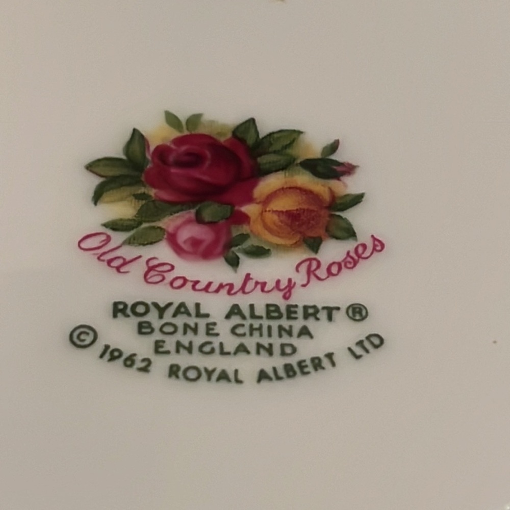 Royal Albert Country Rose Bowl. Bone China from England - Picture 4 of 4